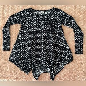 Abercrombie Kids Aztec Black & White Symmetrical Blouse Top Size Medium